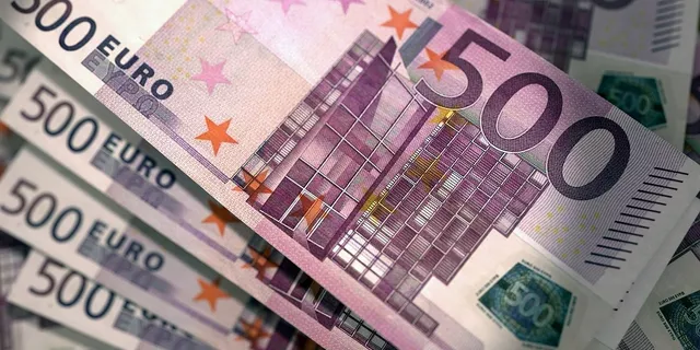 EUR/JPY: will the wedge save bears?